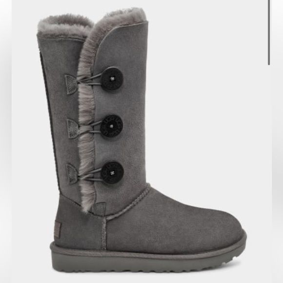 ▶️ UGG ◀️ Bailey Button Triplet II Boot. Size 8 - Picture 1 of 16